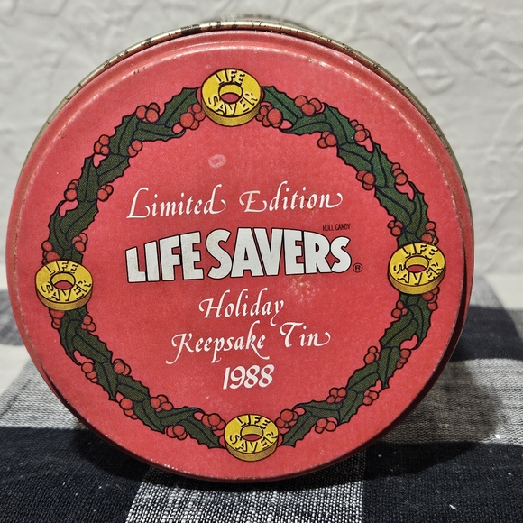 Vintage Christmas Tins From Life Savers And Oreo - Picture 5 of 10